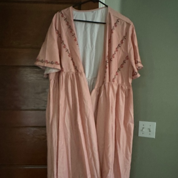 Pink dress - Picture 1 of 2